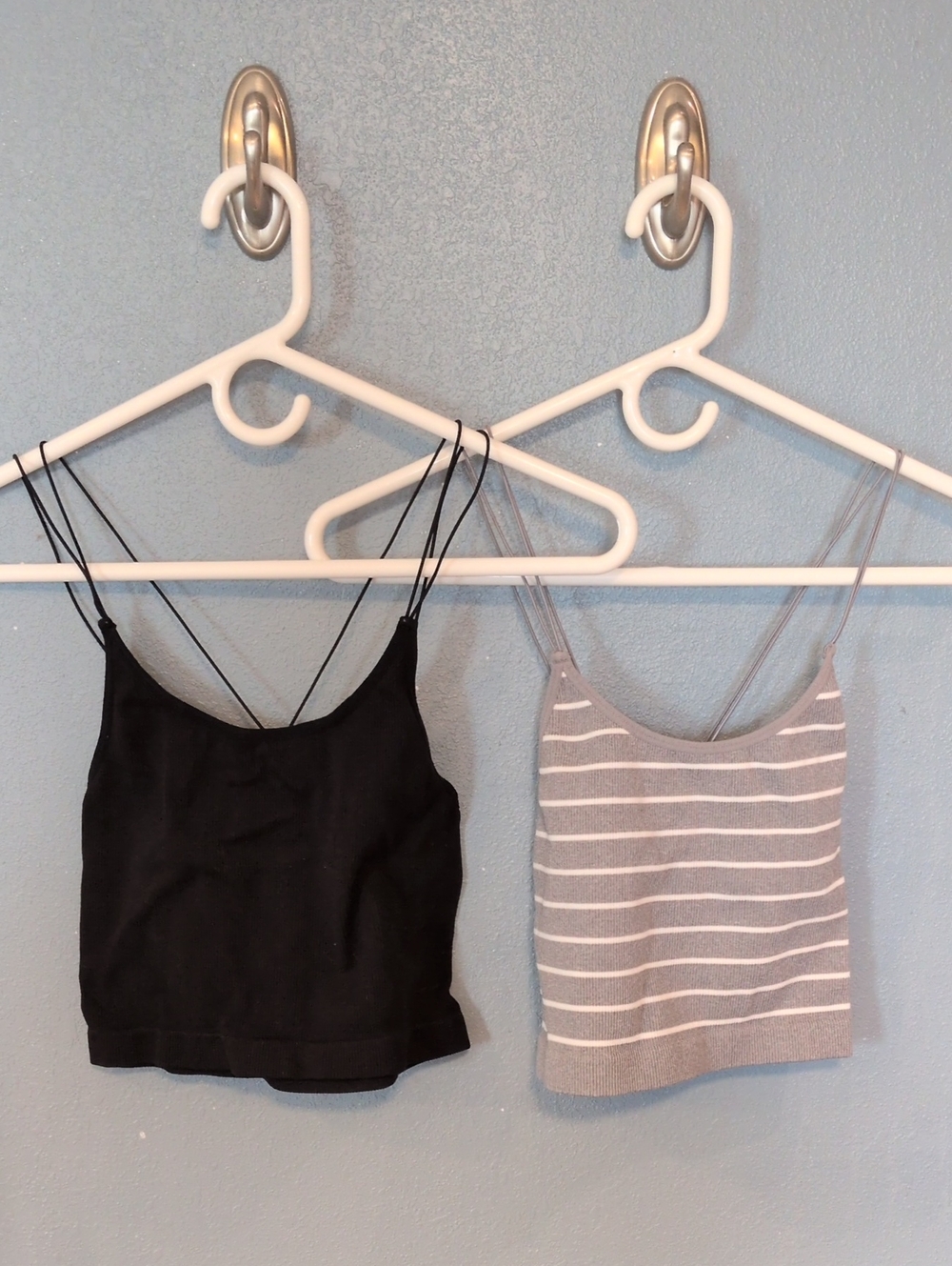 No Boundaries Strapy Crisscross Ribbed Knit Sports Bras Activewear Athletic Gym